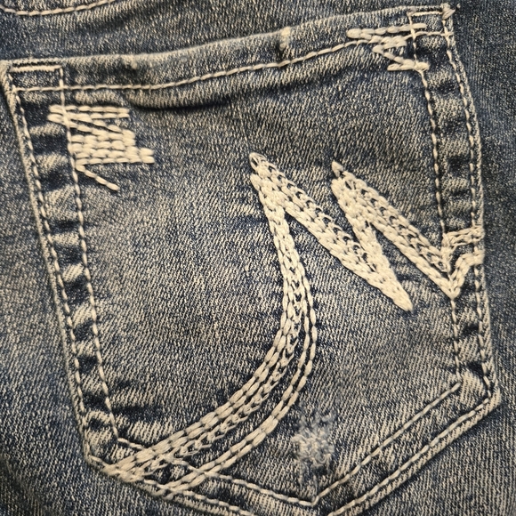 Maurices bootcut blue jeans in a juniors size 5/6. Were not worn in like new - Picture 8 of 11